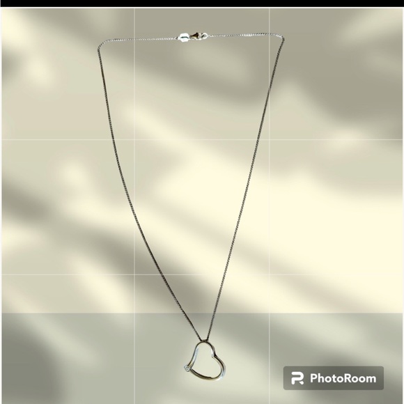 White gold delicate floating heart w natural diamond necklace 18” chain stamped - Picture 3 of 11